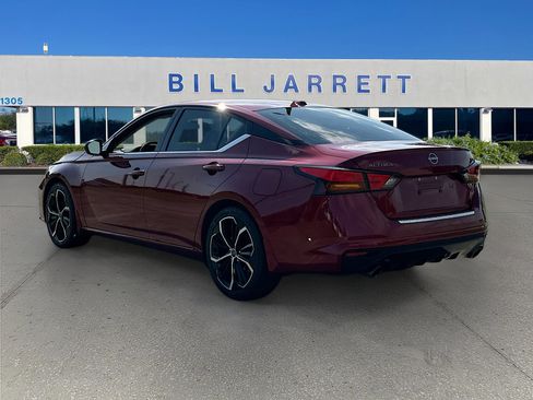 Used 2023 Nissan Altima 2.5 SR w/ SR Premium Package image 5