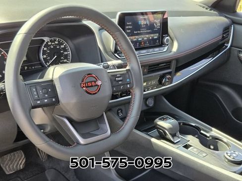 Used 2026 Nissan Rogue SV AWD/4WD image 9
