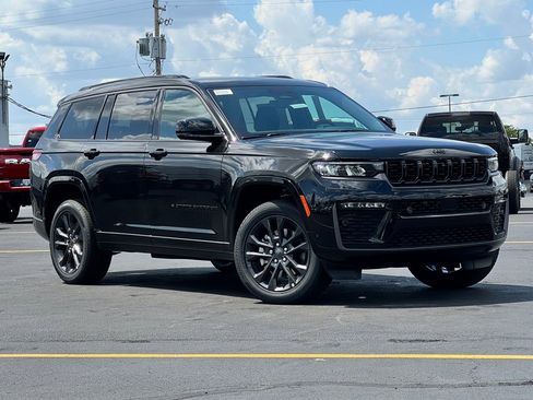 New 2026 Jeep Grand Cherokee L Limited AWD/4WD image 1