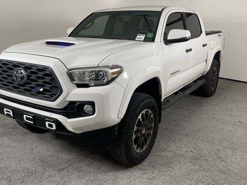 Used 2020 Toyota Tacoma TRD Sport w/ Technology Package image 7