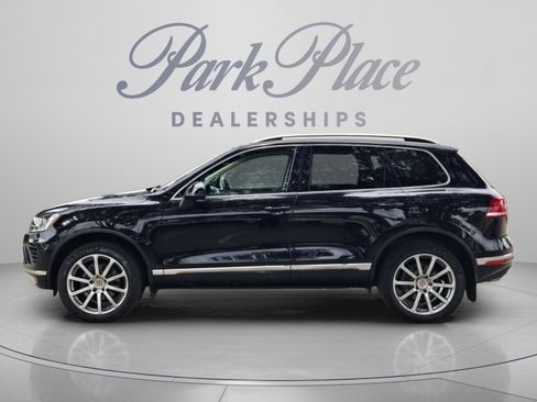 Used 2016 Volkswagen Touareg VR6 AWD/4WD image 2