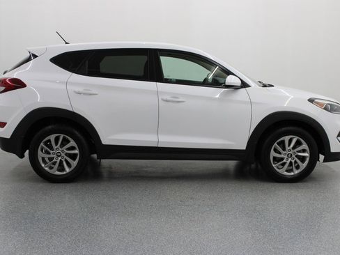 Used 2018 Hyundai Tucson SE FWD image 2