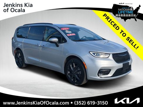 Used 2023 Chrysler Pacifica Touring-L w/ S Appearance Package image 1