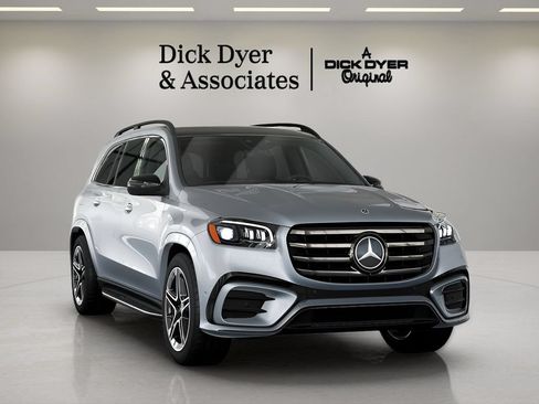 Used 2025 Mercedes-Benz GLS 450 4MATIC image 36