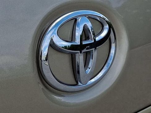 Used 2013 Toyota Sienna LE w/ Towing Pkg FWD image 30