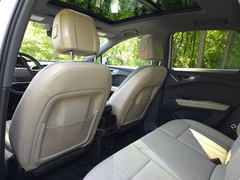 Used 2023 Audi Q4 e-tron Premium w/ Convenience Package image 13