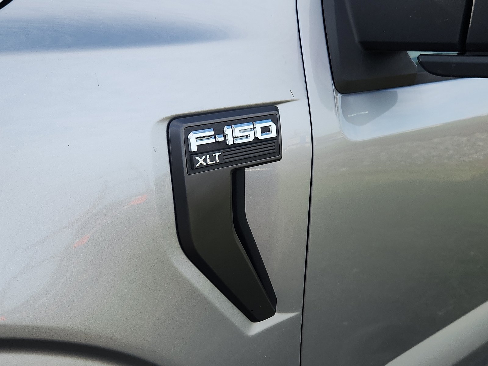 Used 2022 Ford F150 XLT w/ Equipment Group 302A High AWD/4WD image 4