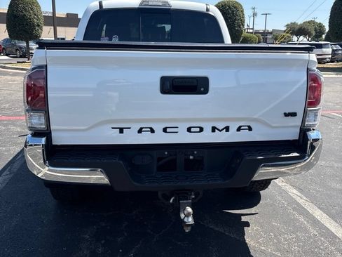Used 2022 Toyota Tacoma TRD Off-Road AWD/4WD image 5