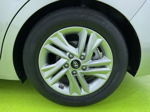 Used 2020 Hyundai Elantra SEL w/ Cargo Package (C1) image 2