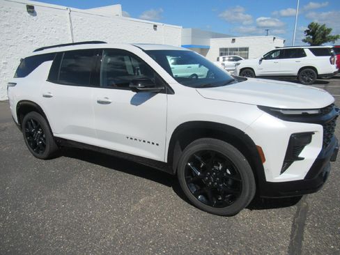 Certified 2024 Chevrolet Traverse RS w/ LPO, Floor Liner Package image 3