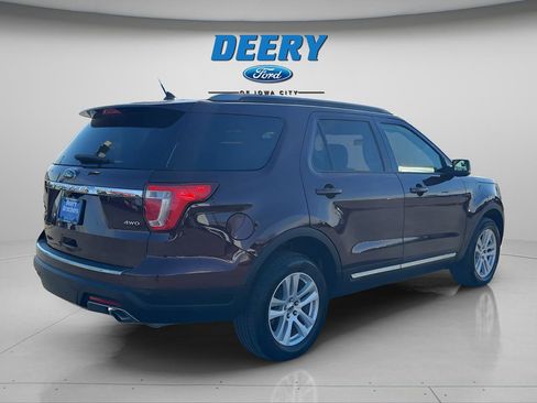 Used 2018 Ford Explorer XLT w/ Equipment Group 202A image 5