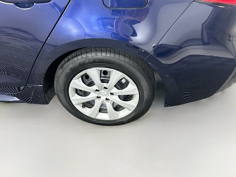 Used 2024 Toyota Corolla LE FWD image 11