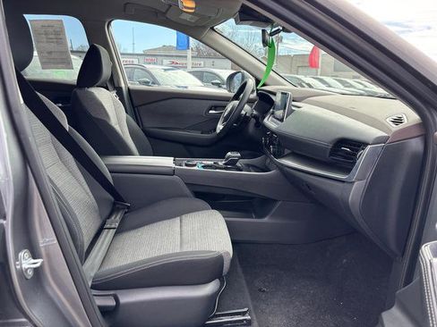 Used 2022 Nissan Rogue SV image 15