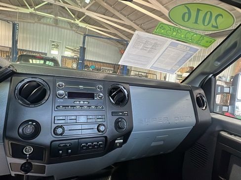 Used 2016 Ford F250 XL w/ Power Equipment Group AWD/4WD image 13