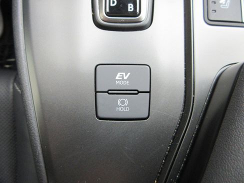 Used 2025 Lexus UX 300h AWD image 48