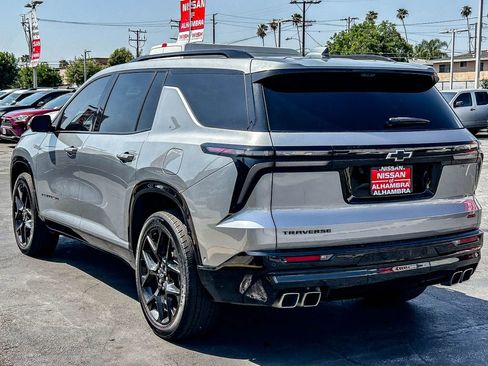 Used 2024 Chevrolet Traverse RS w/ LPO, Floor Liner Package FWD image 9