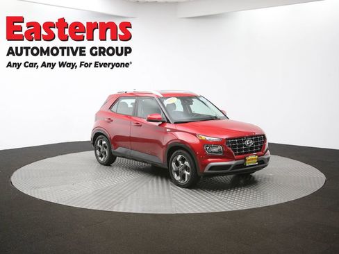 Used 2022 Hyundai Venue SEL image 48