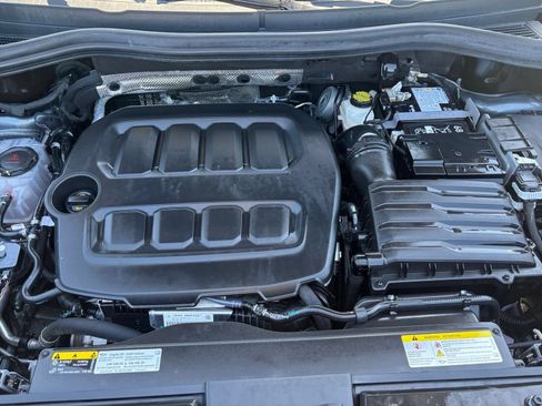 Used 2026 Volkswagen Tiguan SE AWD/4WD image 33
