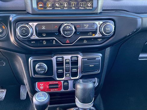 Used 2022 Jeep Gladiator Mojave w/ Trailer Tow Package image 23