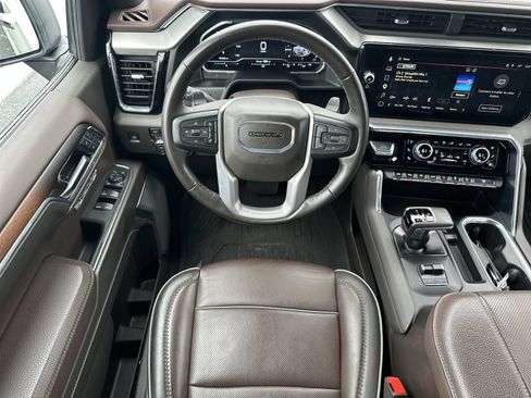 Used 2024 GMC Sierra 1500 Denali w/ Denali Reserve Package AWD/4WD image 17
