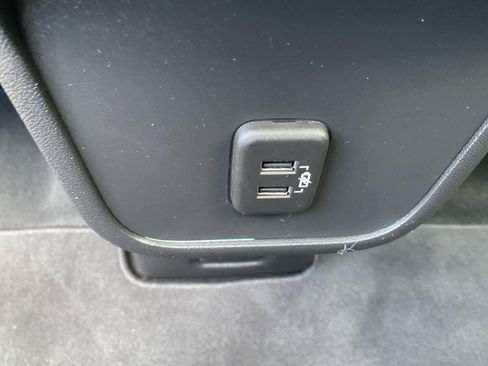 Certified 2019 Chevrolet Equinox LT w/ Sun & Navigation Package AWD/4WD image 16