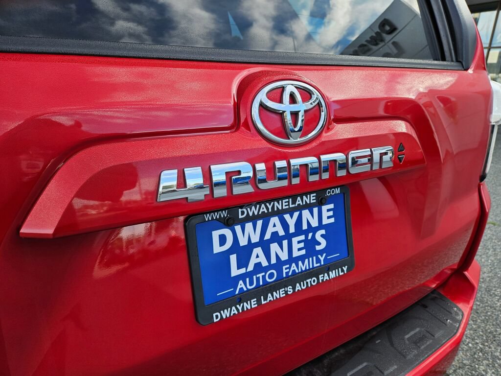 Used 2022 Toyota 4Runner SR5 AWD/4WD image 12