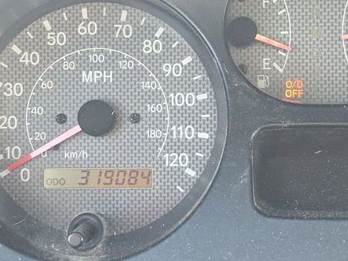 Used 1998 Toyota RAV4 4WD 4-Door image 37