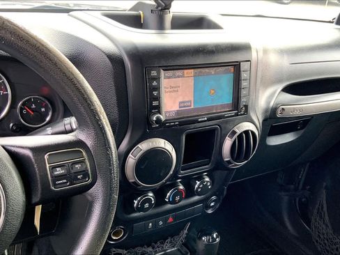 Used 2013 Jeep Wrangler Sport AWD/4WD image 6