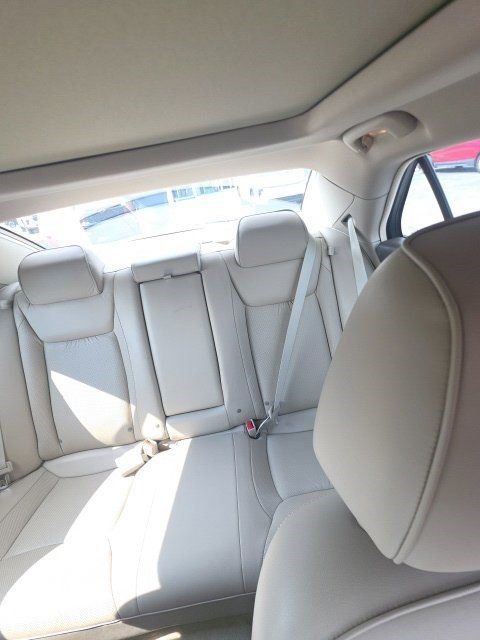 Used 2011 Chrysler 300 C RWD image 12