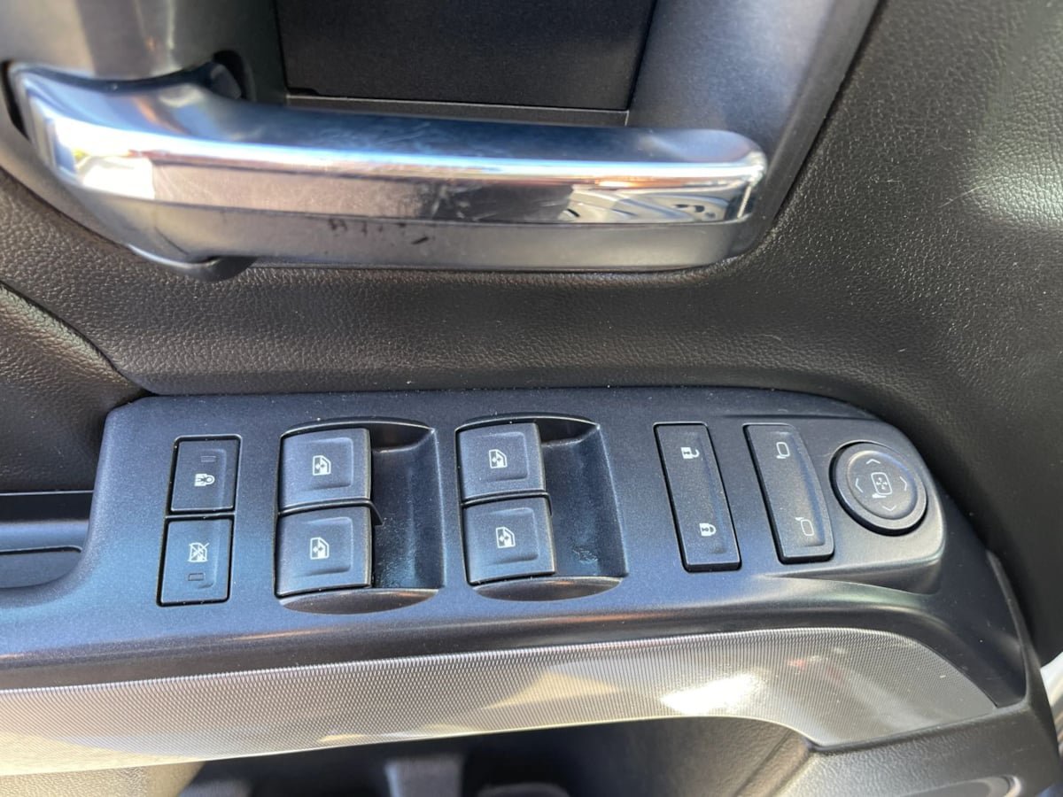Used 2019 Chevrolet Silverado 2500 LT AWD/4WD image 25