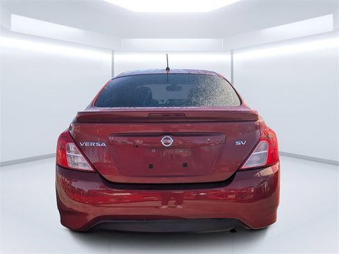 Used 2019 Nissan Versa SV image 4