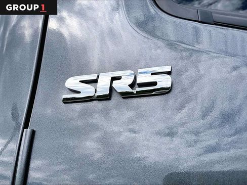 Used 2019 Toyota Tacoma SR5 AWD/4WD image 10