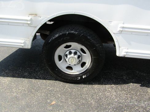 Used 2006 Chevrolet Express 3500 w/ School Bus Package image 19