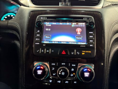 Used 2015 Chevrolet Traverse LTZ w/ LPO, 'HIT The Road' Package image 31
