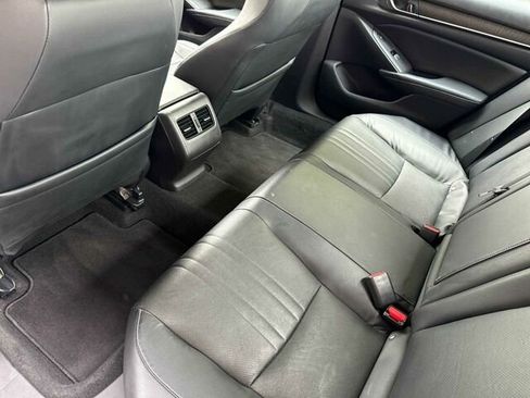 Used 2018 Honda Accord Touring image 15
