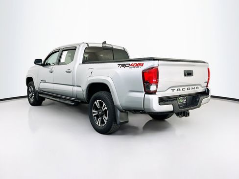Used 2019 Toyota Tacoma TRD Sport image 5