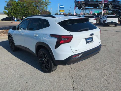 Used 2024 Chevrolet Trax ACTIV w/ Sunroof Package FWD image 6