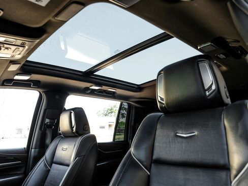 Used 2022 Cadillac Escalade ESV Sport w/ Touring Package image 5