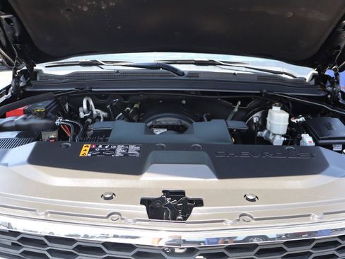 Used 2019 Chevrolet Suburban LT AWD/4WD image 33