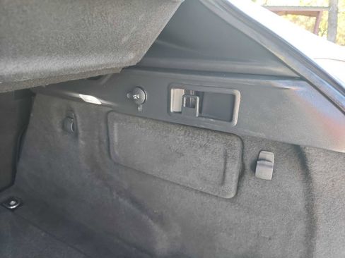 Used 2018 Jaguar F-PACE Premium image 38