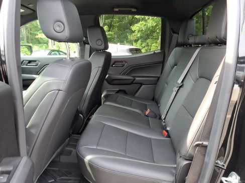 Used 2025 Chevrolet Colorado Trail Boss AWD/4WD image 13