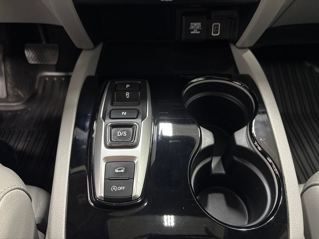 Used 2022 Honda Pilot Touring image 17