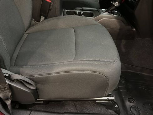 Used 2021 Jeep Gladiator Sport AWD/4WD image 18