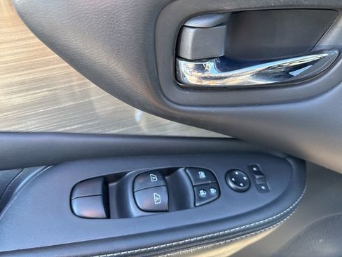 Used 2017 Nissan Murano S w/ Navigation Package image 24