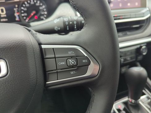 Used 2024 Jeep Compass Latitude image 27