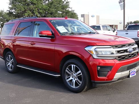 Certified 2022 Ford Expedition XLT RWD image 12