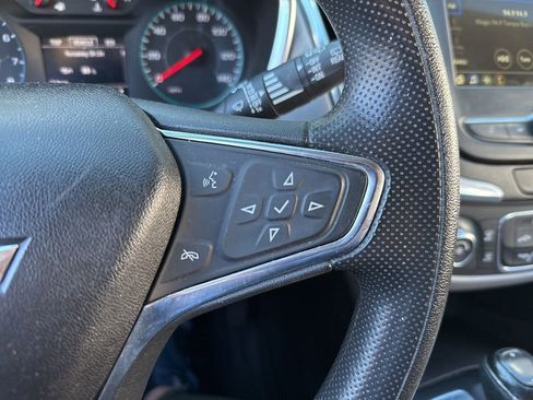 Used 2019 Chevrolet Equinox LS image 30