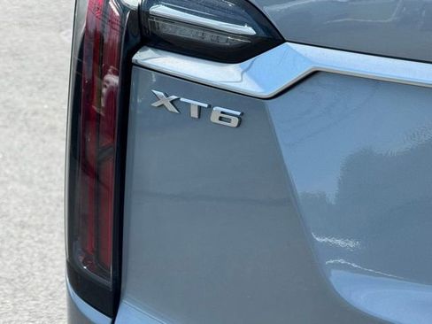 Used 2023 Cadillac XT6 Sport w/ Technology Package AWD/4WD image 9
