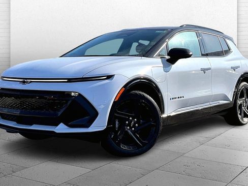 New 2026 Chevrolet Equinox EV RS w/ Convenience Package II AWD/4WD image 2