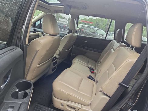 Used 2016 Honda Pilot Touring image 15